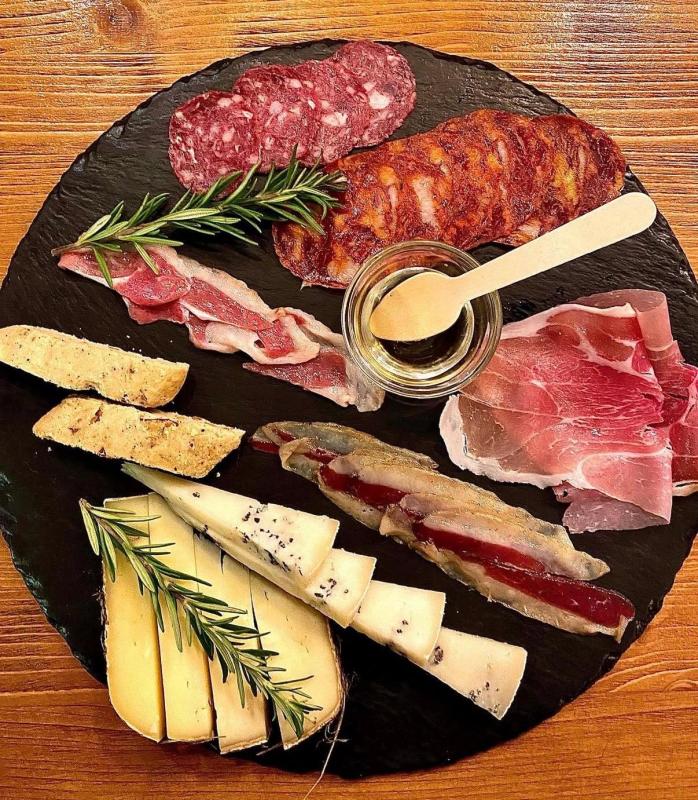 Selezione di salumi e formaggi Gourmet