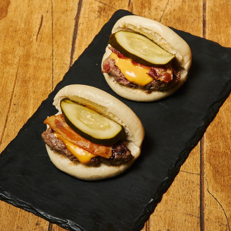 Bao Bun Cheesburger